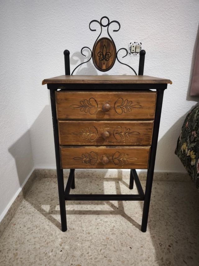Mesita de noche madera y metal