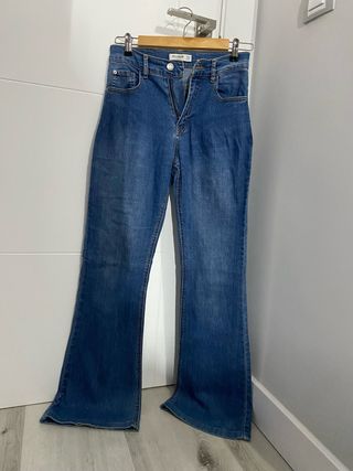 Pantalones campana Pull&Bear Talla XS cómodos