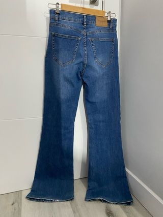 Pantalones campana Pull&Bear Talla XS cómodos