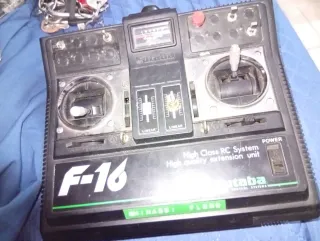 Radiocomando Futaba F-16 per automodellismo