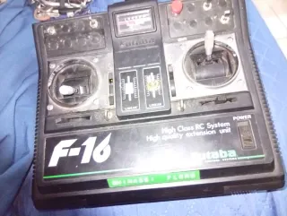 Radiocomando Futaba F-16 per automodellismo