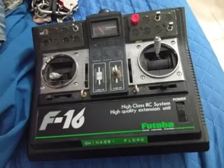 Radiocomando Futaba F-16 per automodellismo