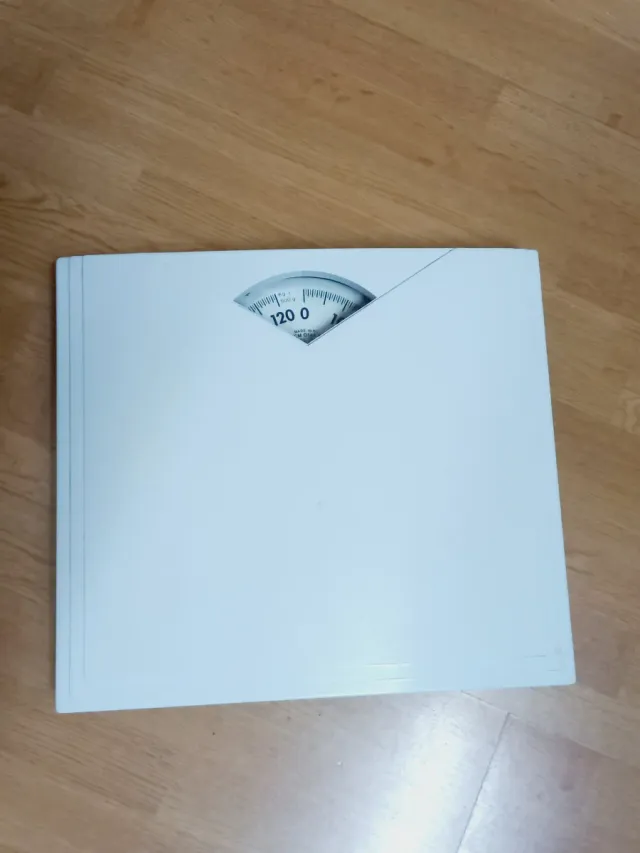 Báscula de baño Ufesa analógica