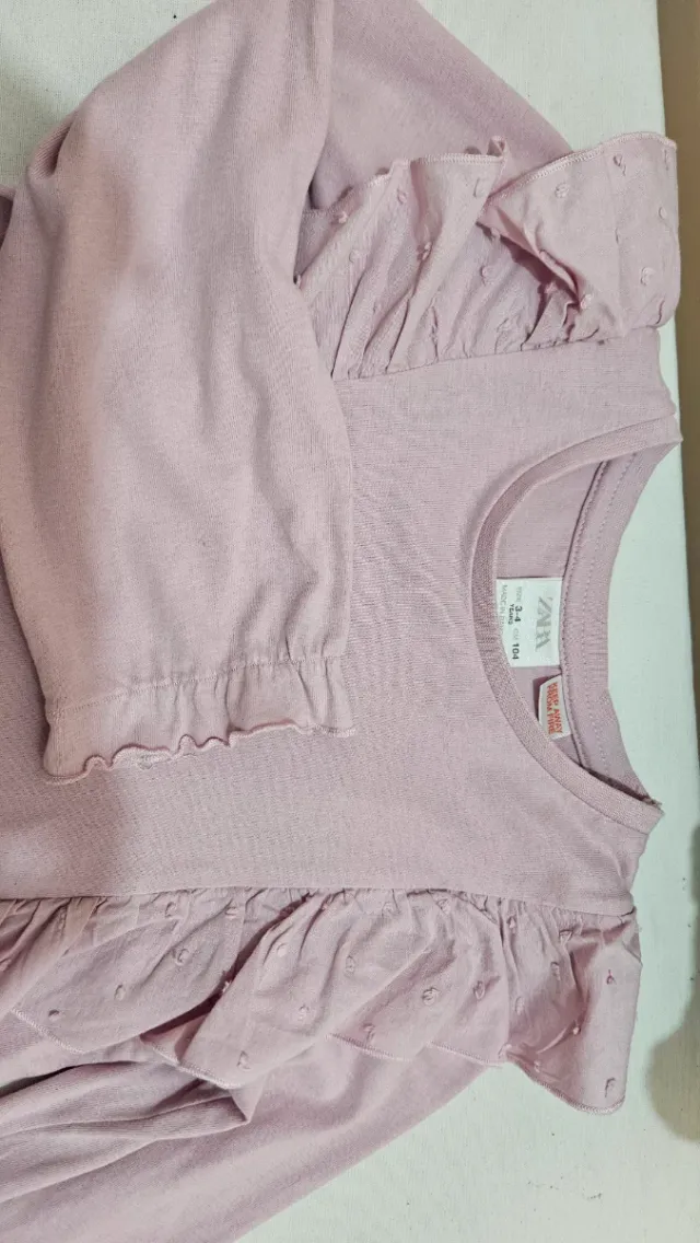 Camiseta Zara niña volantes rosa