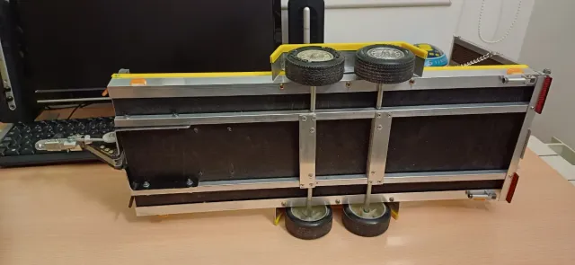 Remolque artesanal madera y metal