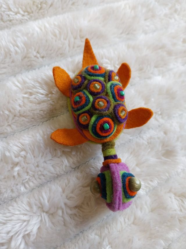 Broche Flor y Tortuga