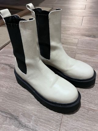 Botas Chelsea Beige y Negras