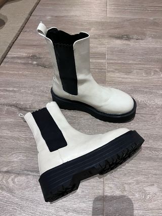 Botas Chelsea Beige y Negras