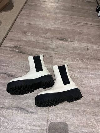 Botas Chelsea Beige y Negras