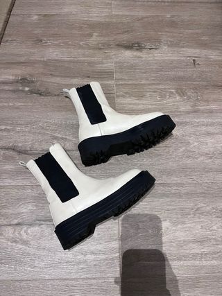 Botas Chelsea Beige y Negras