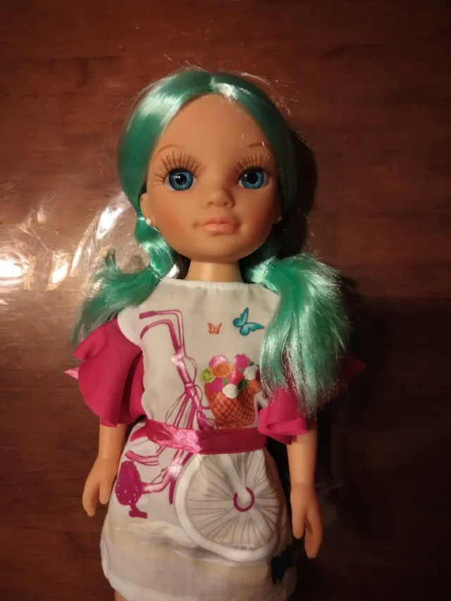 Bambola Nancy con capelli blu