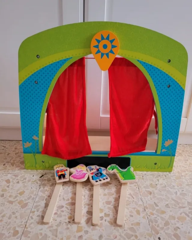 Teatro infantil con 4 marionetas. Imaginarium