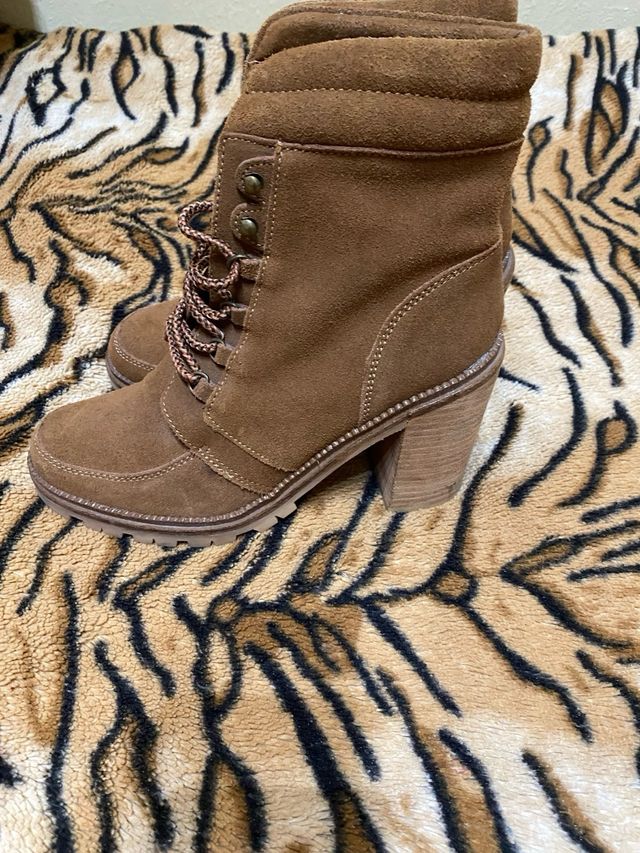 Botas de ante marrones