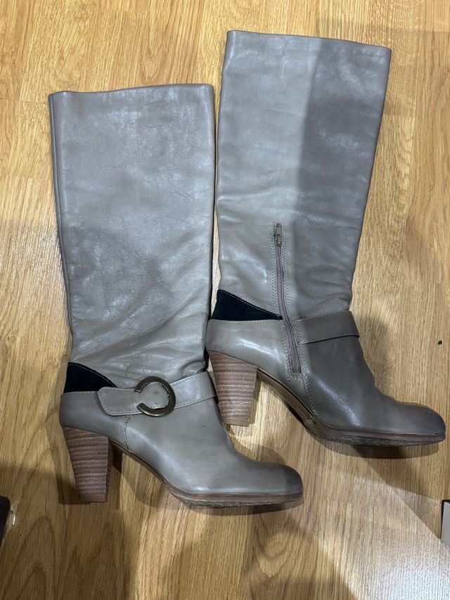 Botas de piel altas