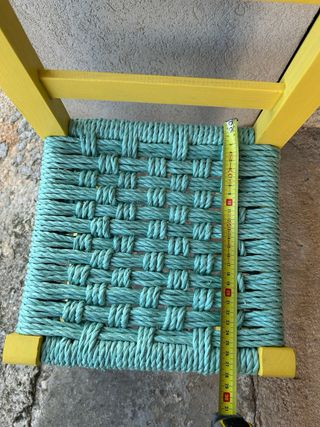 Sediolina gialla con seduta in corda