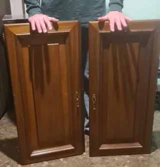 Puertas de madera con tiradores