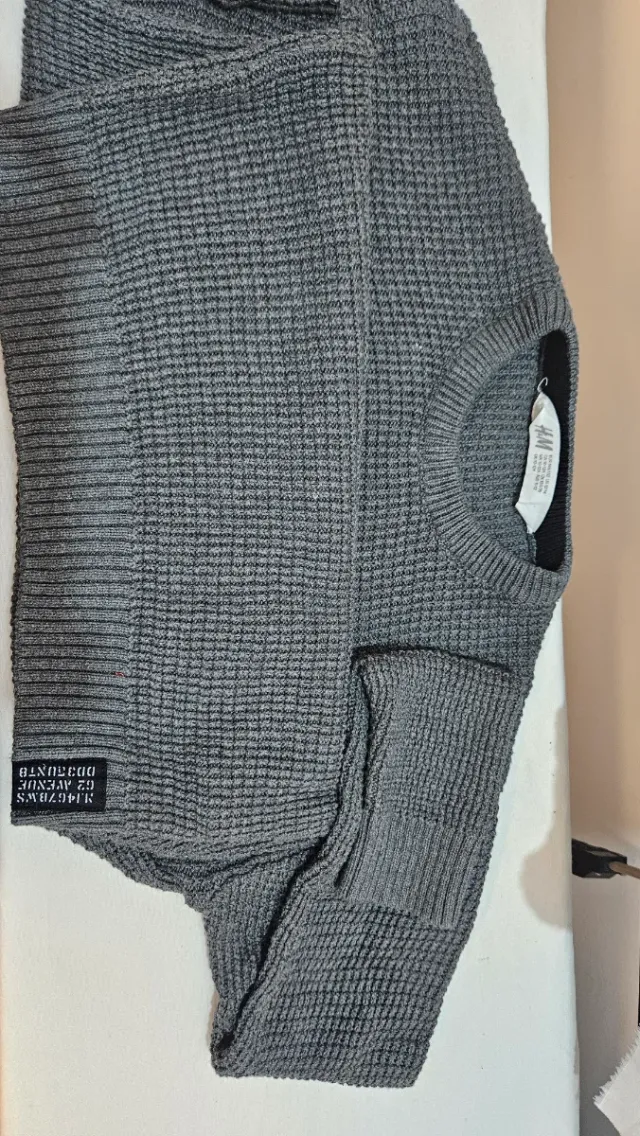 Jersey H&M niño 10-12 años gris