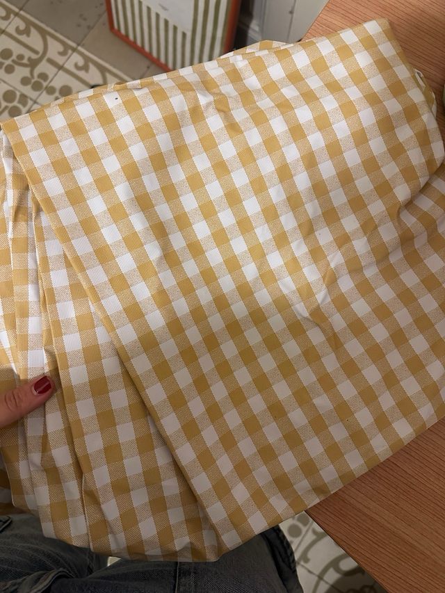 Mantel Cuadros Amarillo 140x220