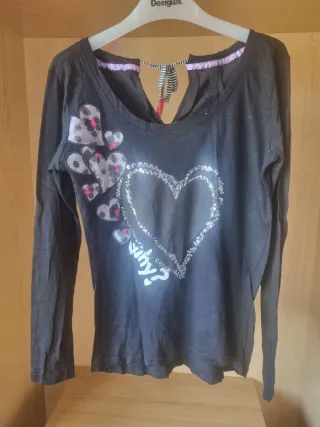 Camiseta Desigual Corazones y Lentejuelas