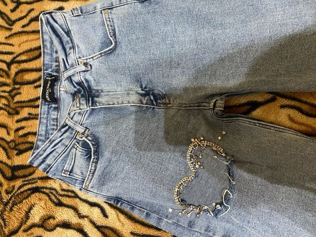 Pantalón vaquero con pedrería 34/36