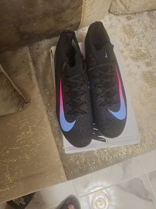 Scarpe da calcio nuove da indossare