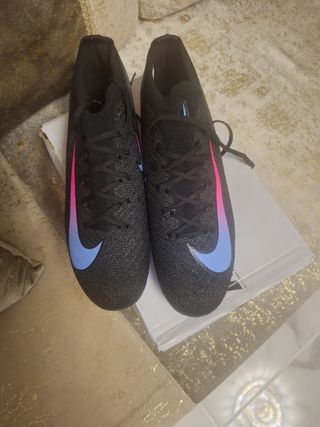 Scarpe da calcio nuove da indossare