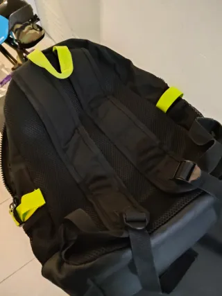 Mochila PlayStation Negra y Amarilla