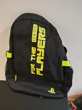 Mochila PlayStation Negra y Amarilla