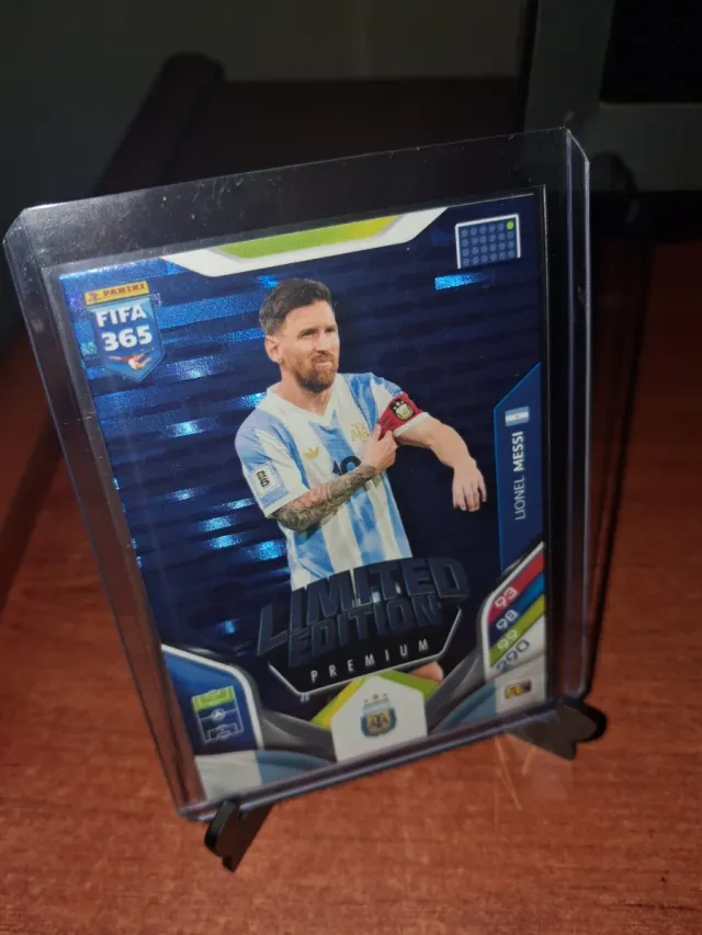 Panini FIFA 365 Adrenalyn Messi Limited
