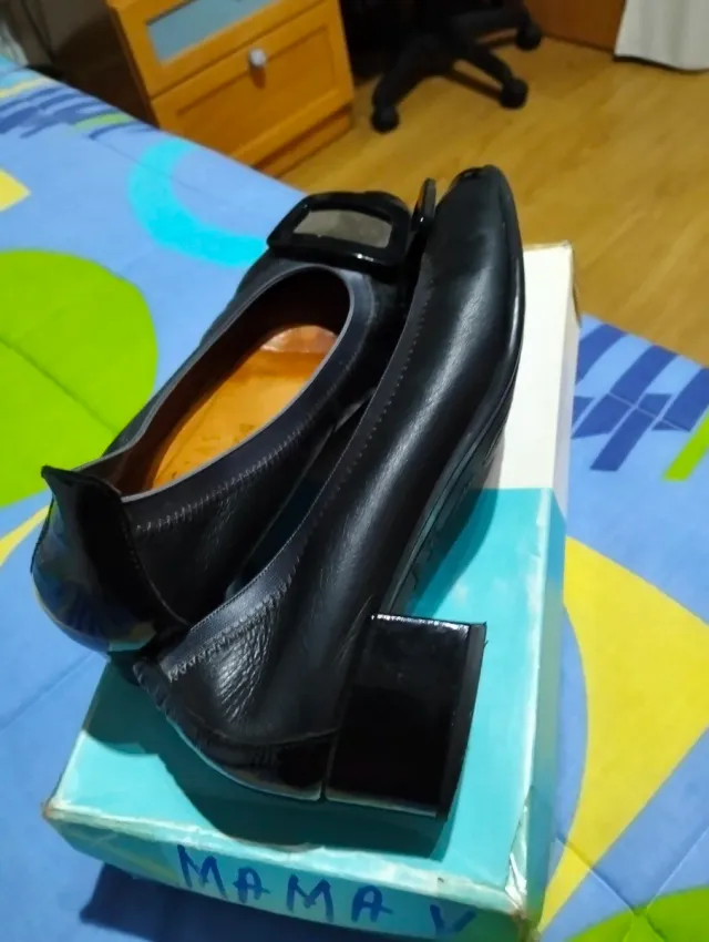 Scarpe basse nere con dettaglio