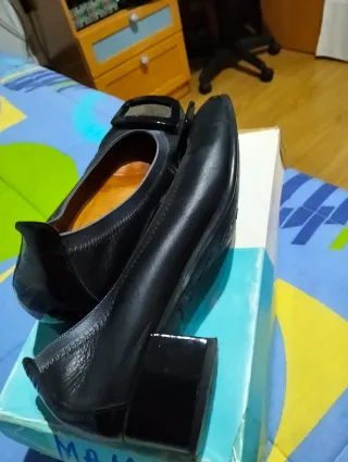 Scarpe basse nere con dettaglio