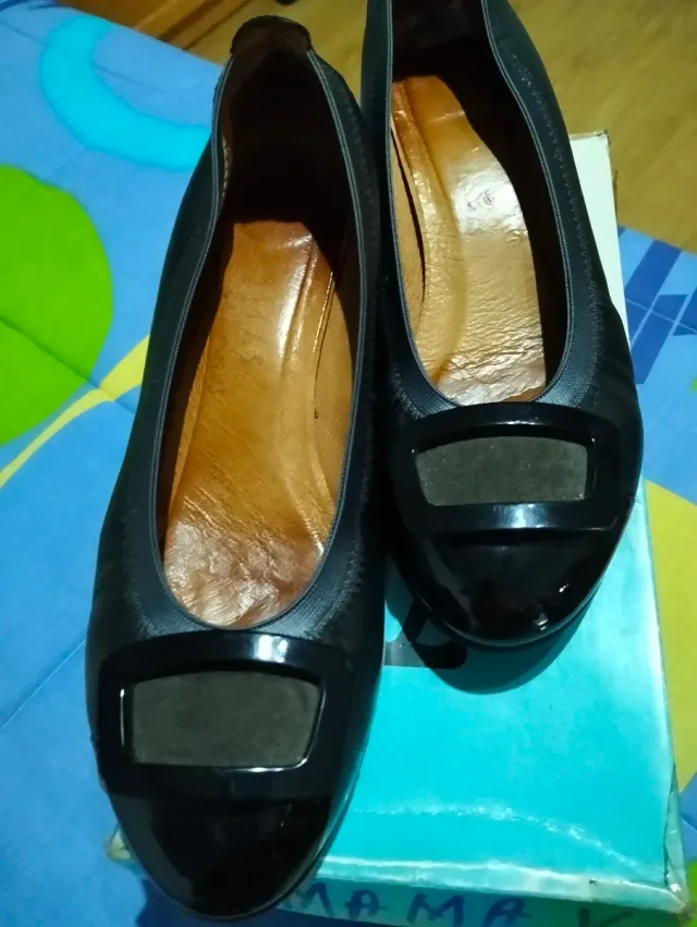 Scarpe basse nere con dettaglio