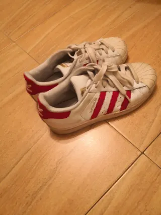 Zapatillas Adidas Superstar Blancas y Rojas