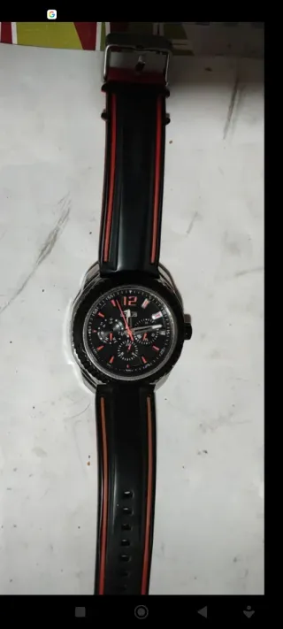 Reloj Lotus Negro y Rojo