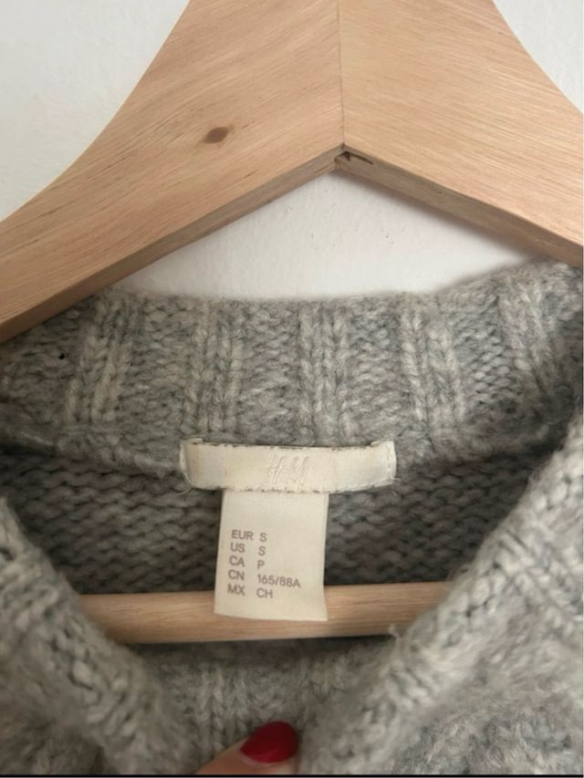 Jersey gris trenzado