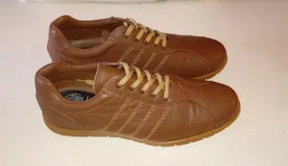 Zapatos de piel marrones sin uso