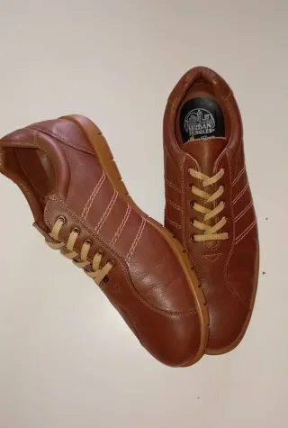 Zapatos de piel marrones sin uso