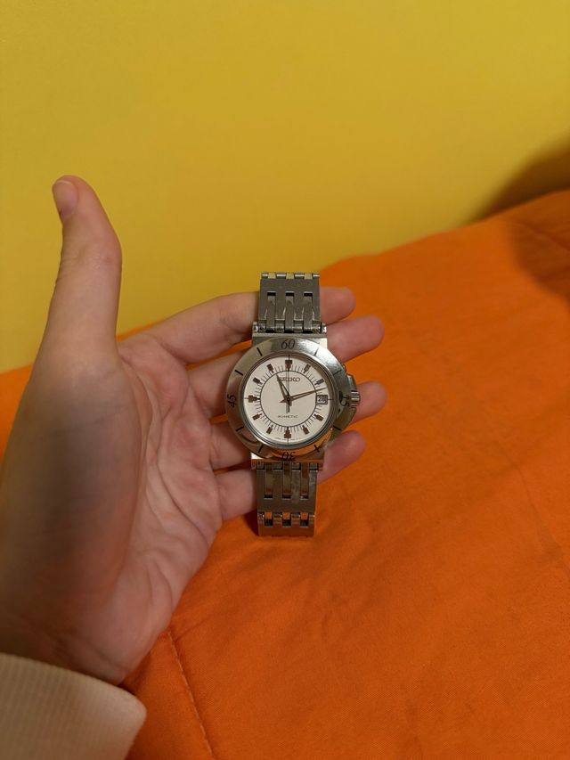 Reloj Seiko Kinetic Plata y Blanco