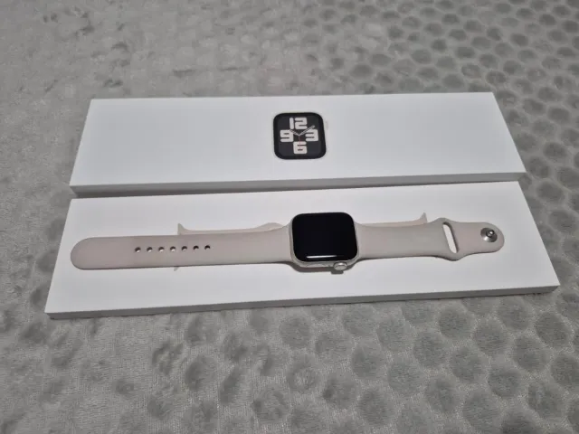 Apple Watch Starlight Aluminium com pulseiras Apple