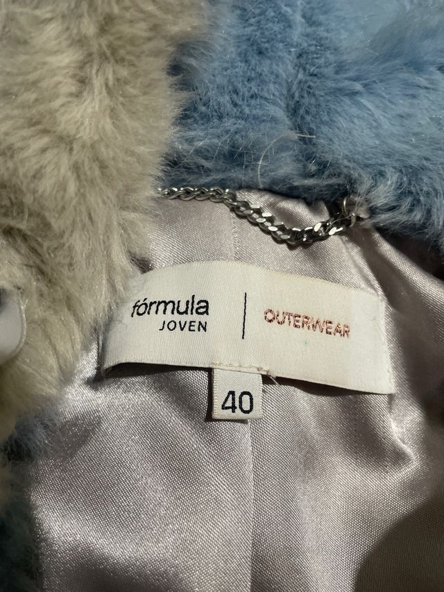 Chaqueta de pelo con capucha