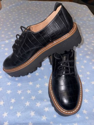 Scarpe Stradivarius nere da donna