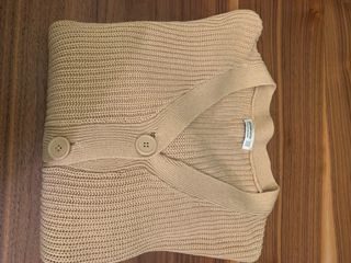 Cardigan Stradivarius beige con flecos