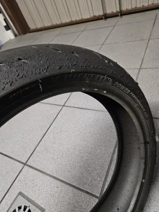 Neumático Dunlop KR