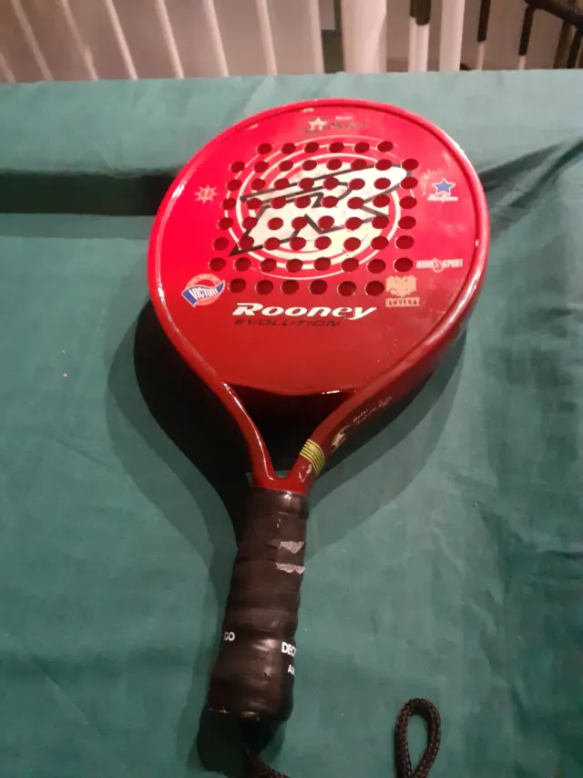 Raqueta de pádel Rooney Evolution roja