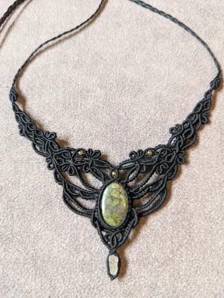 Collar Unakita Negro y Verde