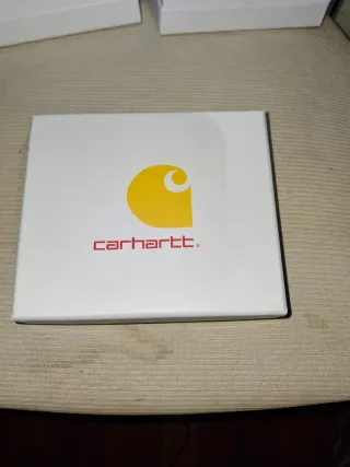 Cartera Carhartt Blanca y Amarilla