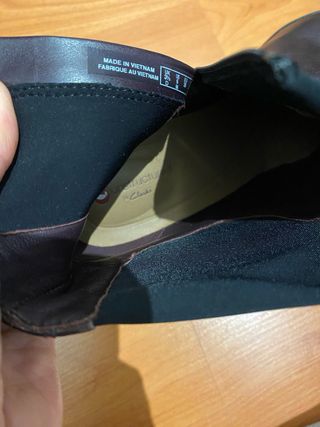 Botines Clark’s de piel, color berenjena