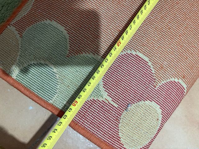 Alfombra de pasillo con flores