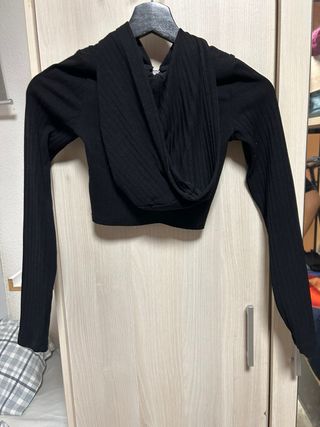 Chaleco Bershka negro con cremallera