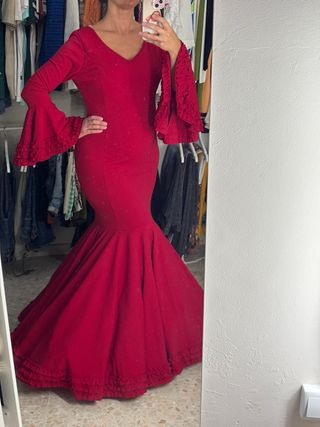 Traje de flamenca rojo con volantes